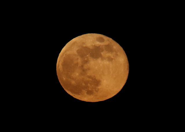 The full moon, also known as the Supermoon or Flower Moon, rises during the spread of the coronavirus disease (COVID-19) above Vienna, Austria, May 7, 2020. REUTERS/Leonhard Foeger (REUTERS) The full moon, also known as the Supermoon or Flower Moon, rises during the spread of the coronavirus disease (COVID-19) above Vienna, Austria, May 7, 2020. REUTERS/Leonhard Foeger (REUTERS)