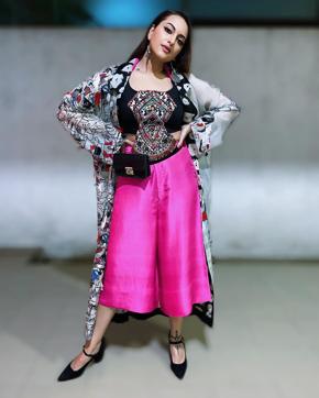 How cool is this Anamika Khanna outfit?