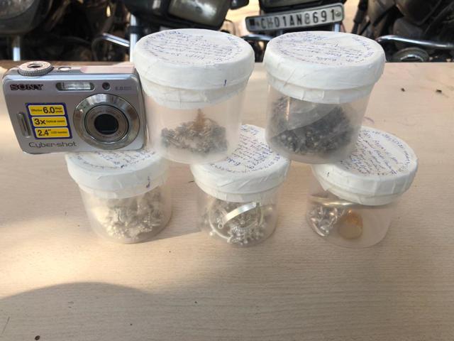 Some of the recovered articles, including gold and silver jewellery. (HT Photo) Some of the recovered articles, including gold and silver jewellery. (HT Photo)