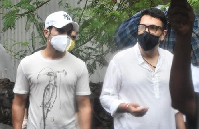 Rajkummar Rao and Dinesh Vijan at Sushant Singh Rajput’s funeral. (Varinder Chawla)