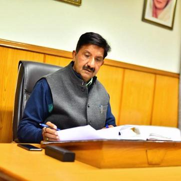 Mukesh Agnihotri, a journalist-turned-politician, had met several people on Monday and also held a press conference. (HT PHOTO ) Mukesh Agnihotri, a journalist-turned-politician, had met several people on Monday and also held a press conference. (HT PHOTO )