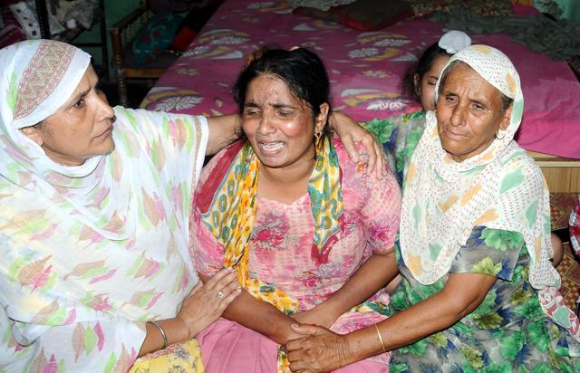 Naib subedar Mandeep Singh’s family members in an inconsolable state after receiving the news of his death in the face-off between Indian and Chinese troops in Ladakh’s Galwan Valley on Monday night. (Bharat Bhushan/HT) Naib subedar Mandeep Singh’s family members in an inconsolable state after receiving the news of his death in the face-off between Indian and Chinese troops in Ladakh’s Galwan Valley on Monday night. (Bharat Bhushan/HT)