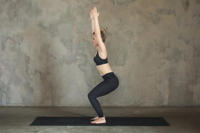 Utkatasana to reduce Hip Fat & tone thighs #Yoga | उत्कटासन से करें कूल्हों  का फैट दूर | Jeevan Kosh - YouTube