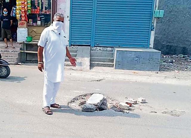 A broken manhole in Preet Nagar, Shimlapuri, Ludhiana. A broken manhole in Preet Nagar, Shimlapuri, Ludhiana.