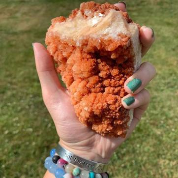 There were several who were amazed to see the image of the crystal. (Instagram/@unbeadableenergies) There were several who were amazed to see the image of the crystal. (Instagram/@unbeadableenergies)