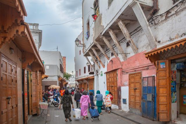 A lane in the city. (Shutterstock)