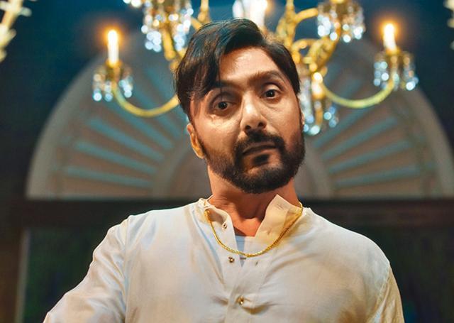 In terms of physical appearance, Rahul’s only suggestion was to join Mahendra’s eyebrows in Bulbbul to give him a little unkempt, slightly bestial look