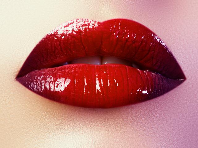 Lipstick, powder and paint! (Shutterstock) Lipstick, powder and paint! (Shutterstock)