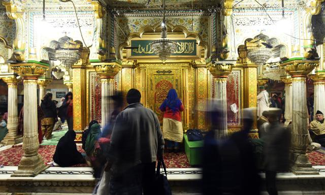 Celebrating Urs at Hazrat Nizamuddin dargah in New Delhi in a picture dated January 27, 2016. (Hindustan Times) Celebrating Urs at Hazrat Nizamuddin dargah in New Delhi in a picture dated January 27, 2016. (Hindustan Times)