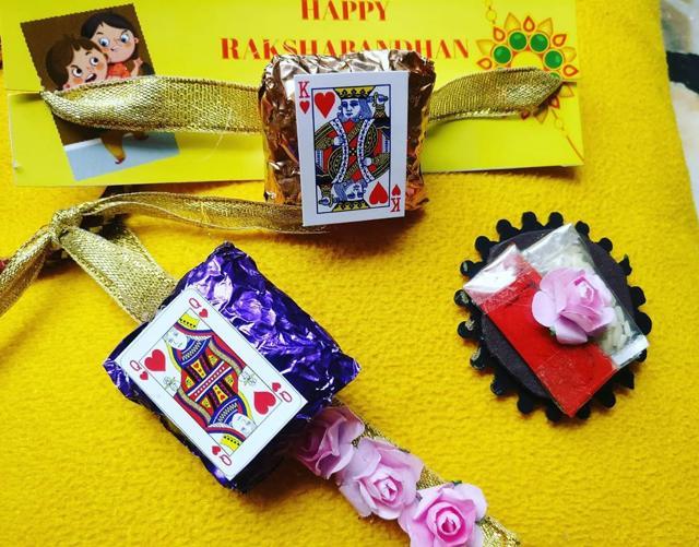 Prayagraj-based home chef Ruhi Agrawal of Date with Food makes healthy rakhis with dates, sunflower seeds and melon seeds. Prayagraj-based home chef Ruhi Agrawal of Date with Food makes healthy rakhis with dates, sunflower seeds and melon seeds.