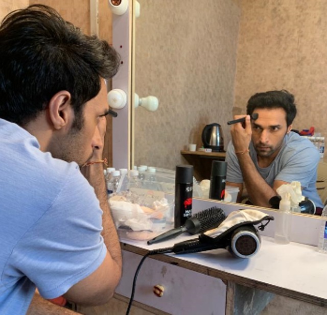 Actor Shaleen Malhotra reveals that he started learning makeup tricks at home five days before he started shooting for Mere Dad Ki Dulhan.