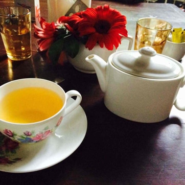 Firdaus is a tea made with saffron and marigold flowers infused with green tea. Firdaus is a tea made with saffron and marigold flowers infused with green tea.