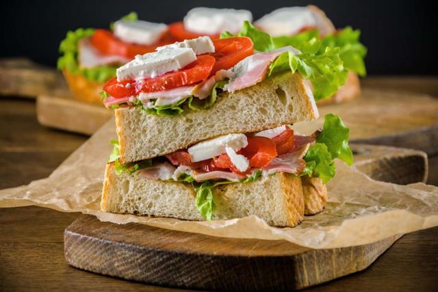Sandwiches shall include more vegetables, to build the immunity for everyone. (Photo: Shutterstock) Sandwiches shall include more vegetables, to build the immunity for everyone. (Photo: Shutterstock)