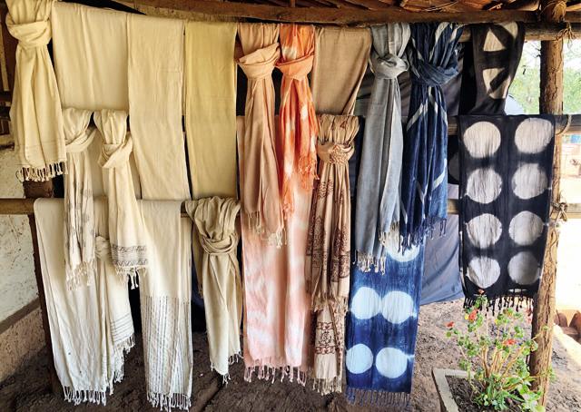Till 1785, people only wore khadi in wool, silk and cotton Till 1785, people only wore khadi in wool, silk and cotton 