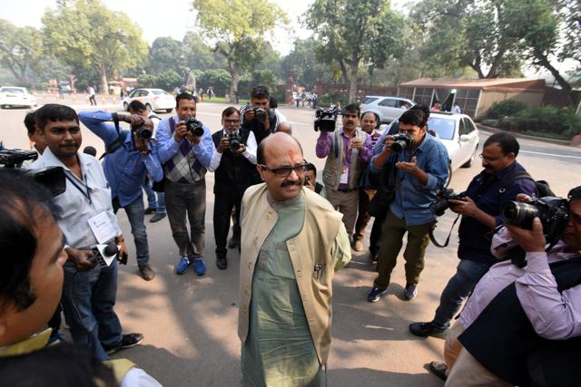 Rajya Sabha MP Amar Singh at Parliament house during the winter session, in New Delhi on Wednesday, Nov. 16, 2016. Rajya Sabha MP Amar Singh died at a Singapore hospital on August 1, 2020. (Arun Sharma/HT PHOTO) Rajya Sabha MP Amar Singh at Parliament house during the winter session, in New Delhi on Wednesday, Nov. 16, 2016. Rajya Sabha MP Amar Singh died at a Singapore hospital on August 1, 2020. (Arun Sharma/HT PHOTO)