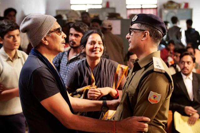 Prakash Jha with Sanjay Suri and Priyanka Bose on sets of Pareeksha.