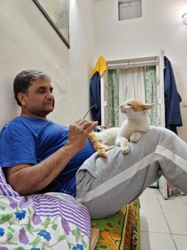 Abhishek Asthana with his cat Ghost sure knows how to live life to the fullest! Abhishek Asthana with his cat Ghost sure knows how to live life to the fullest!