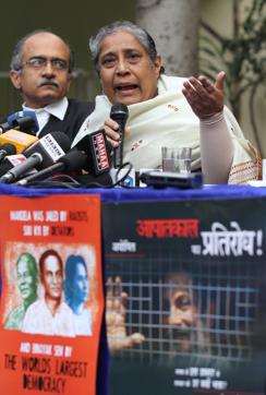 Ilina Sen addressing a press conference in New Delhi on January 3, 2011. Lawyer Prashant Bhushan is also in the picture. (Arvind Yadav/HT Photo) Ilina Sen addressing a press conference in New Delhi on January 3, 2011. Lawyer Prashant Bhushan is also in the picture. (Arvind Yadav/HT Photo)