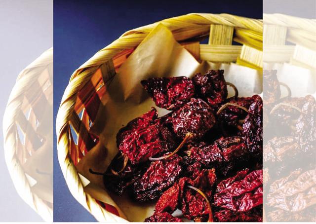 Dried and smoked raja mircha is used in gravies (@the_oo_morok_trails) Dried and smoked raja mircha is used in gravies (@the_oo_morok_trails)