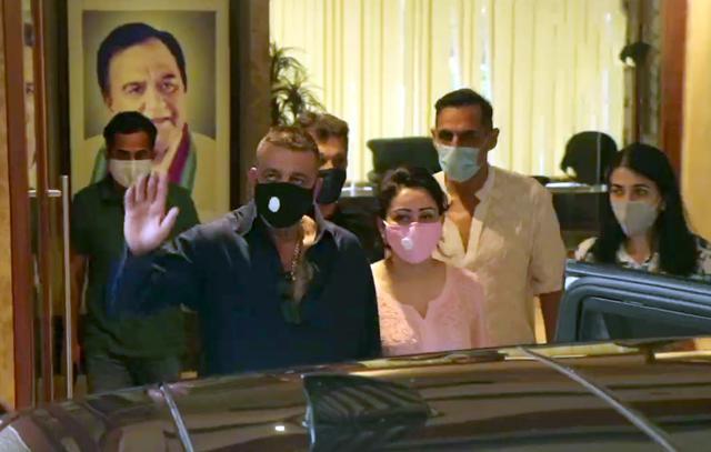 Actor Sanjay Dutt waves as he leaves from his residence for Kokilaben Hospital in Mumbai on Tuesday. (ANI) Actor Sanjay Dutt waves as he leaves from his residence for Kokilaben Hospital in Mumbai on Tuesday. (ANI)