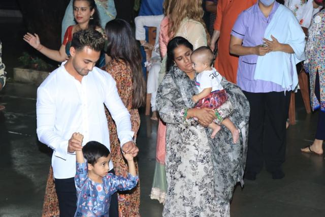 Aayush Sharma and wife Arpita with kids Ahil and Ayat. (Varinder Chawla) Aayush Sharma and wife Arpita with kids Ahil and Ayat. (Varinder Chawla)