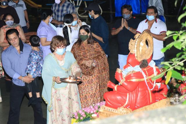 Salman with nephew Ahil, Helen, Alvira Khan during the celebrations. (Varinder Chawla) Salman with nephew Ahil, Helen, Alvira Khan during the celebrations. (Varinder Chawla)