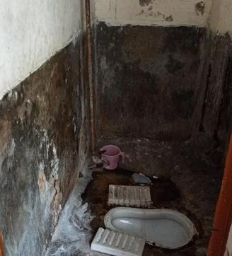 The condition of toilets at the centre. (Sourced from patients)