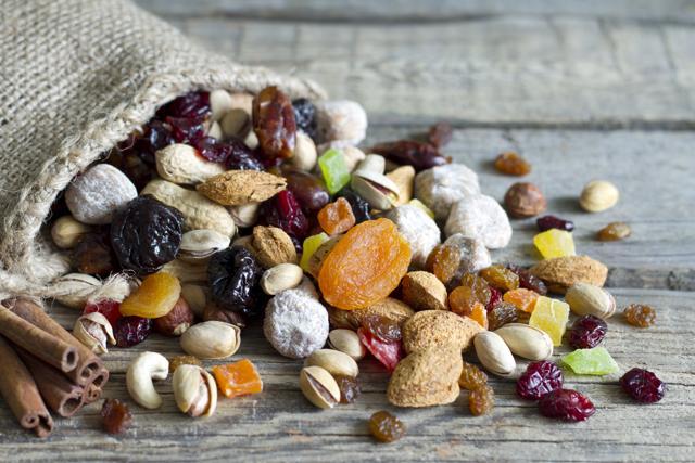 Nuts are a nutritional way to settle those hunger pangs (Photo: Shutterstock)