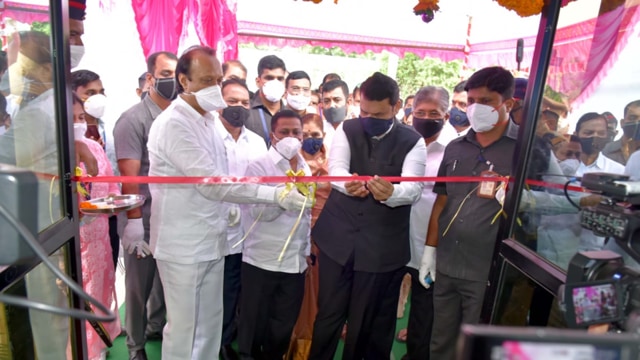 Pune Municipal Corporation’s multi-storey Covid-19 hospital was inaugurated by Ajit Pawar and Devendra Fadnavis. (HT Photo)