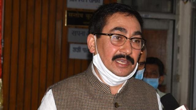 Speaker Vipin Singh Parmar addressing journalists after the all-party meeting. (HT Photo) Speaker Vipin Singh Parmar addressing journalists after the all-party meeting. (HT Photo)