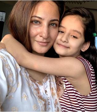 Rakshandha Khan with her daughter Enaya Rakshandha Khan with her daughter Enaya