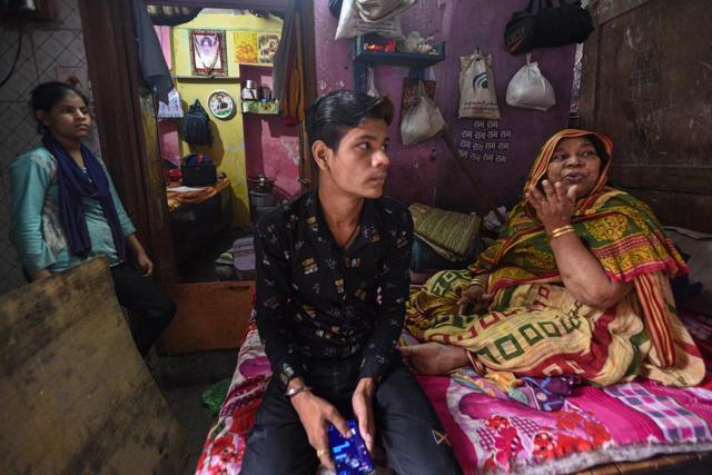 Omwati (R), who lives in a home built around an old tree, seen at home in the Chandni Chowk area in New Delhi on September 7, 2020. (Biplov Bhuyan/HT Photo) Omwati (R), who lives in a home built around an old tree, seen at home in the Chandni Chowk area in New Delhi on September 7, 2020. (Biplov Bhuyan/HT Photo)