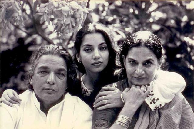 Shabana Azmi With Her Parents Kaifi Azmi and Shaukat Azmi (Credit - Google) 
