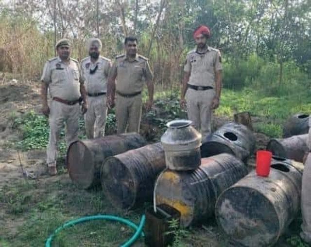 ED officers, on the condition of anonymity, said the transfer of the case to the headquarters was a shock, as the agency had taken suo motu notice of developments, with the Punjab Police dragging its feet in sharing any information related to the illegal liquor scam (HT Photo ) ED officers, on the condition of anonymity, said the transfer of the case to the headquarters was a shock, as the agency had taken suo motu notice of developments, with the Punjab Police dragging its feet in sharing any information related to the illegal liquor scam (HT Photo )