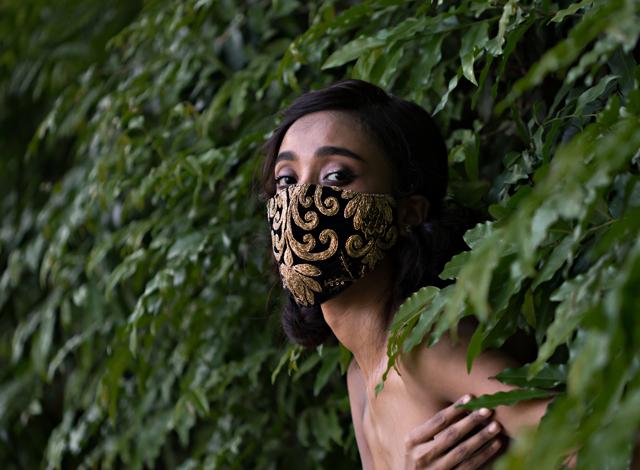 A baroque inspired black and gold mask A baroque inspired black and gold mask