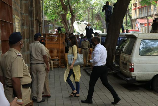 Shraddha Kapoor at the NCB office. (Varinder Chawla) Shraddha Kapoor at the NCB office. (Varinder Chawla)