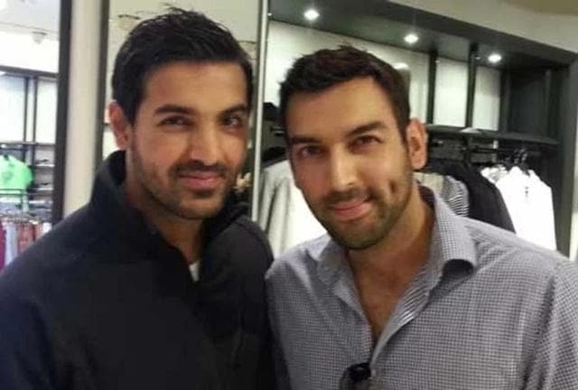 John Abraham with his lookalike Mubashir Malik. (Twitter) John Abraham with his lookalike Mubashir Malik. (Twitter)