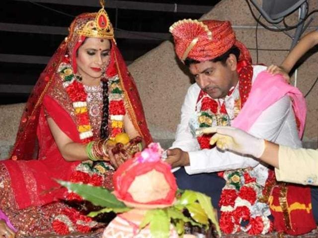 Ashutosh Kaushik tied the knot with Arpita during lockdown. Ashutosh Kaushik tied the knot with Arpita during lockdown.