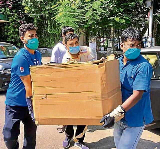 Individuals, NGOs and private organisations are raising donations during the week-long Daan Utsav. Individuals, NGOs and private organisations are raising donations during the week-long Daan Utsav.