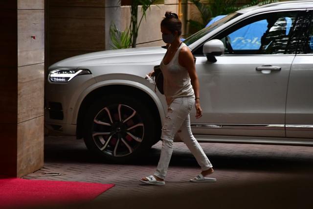 Malaika Arora at her residence. (Varinder Chawla) Malaika Arora at her residence. (Varinder Chawla)