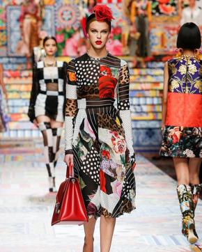 At Dolce & Gabbana each outfit is paired with iconic and revisited bags and bold accessories like this headgear (Instagram) At Dolce & Gabbana each outfit is paired with iconic and revisited bags and bold accessories like this headgear (Instagram)