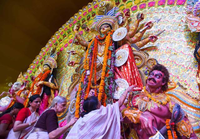 Durga Puja, Not Durgotsav This 2020: Private Venues, No Bhog, Pre ...