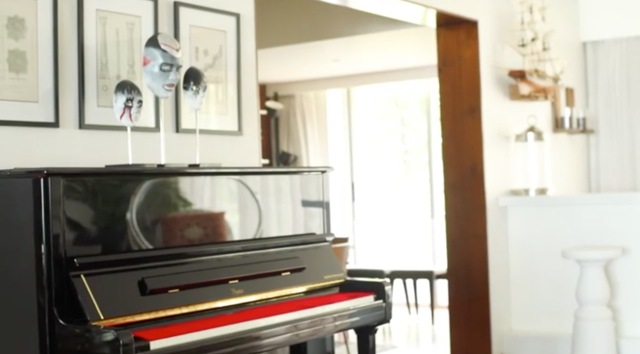A stunning piano that Hrithik got for his sons. A stunning piano that Hrithik got for his sons.