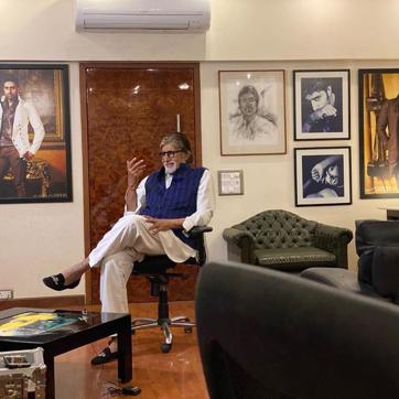 Amitabh Bachchan (Instagram) Amitabh Bachchan (Instagram)