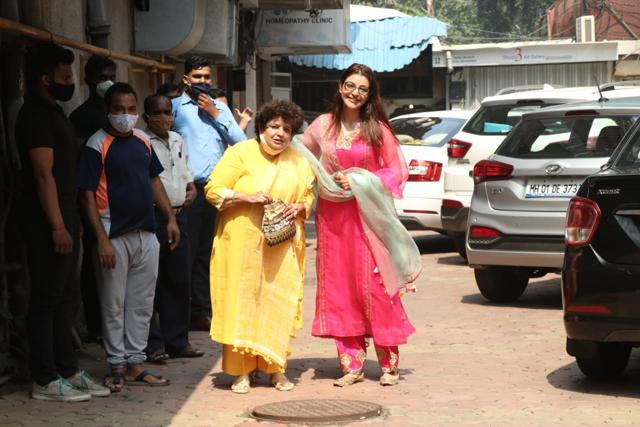 Kajal Aggarwal poses for the paparazzi. (Varinder Chawla) Kajal Aggarwal poses for the paparazzi. (Varinder Chawla)