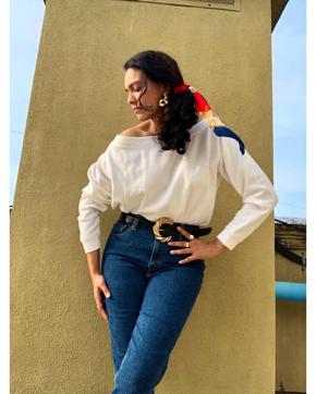 Stylist Isha Bhansali rocking a high-waisted denim with an off-shoulder top. Stylist Isha Bhansali rocking a high-waisted denim with an off-shoulder top.