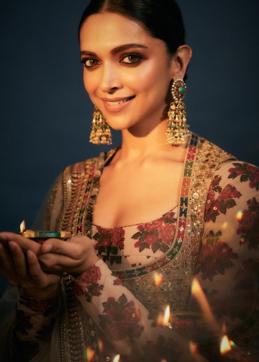Deepika Padukone says keeping diyas ready, readying the wick, putting ghee and lighting them, during the puja, is what she looks forward to the most. (Photo: Neha Chandrakant) Deepika Padukone says keeping diyas ready, readying the wick, putting ghee and lighting them, during the puja, is what she looks forward to the most. (Photo: Neha Chandrakant)