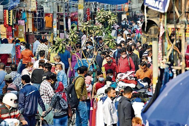 People out at Ajmal Khan market amid huge crowds for the upcoming festive season, in New Delhi. (Sanjeev Verma/ Hindustan Times) People out at Ajmal Khan market amid huge crowds for the upcoming festive season, in New Delhi. (Sanjeev Verma/ Hindustan Times)