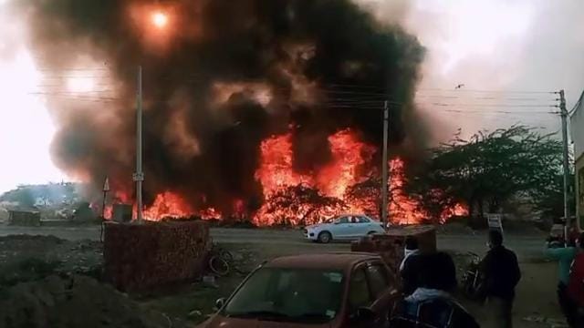 The fire broke out around 3pm. (Sant Arora/HT) The fire broke out around 3pm. (Sant Arora/HT)