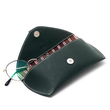 Available in an assortment of colours, these leather cases are durable Available in an assortment of colours, these leather cases are durable